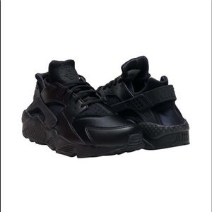 Nike Black Air Huaraches